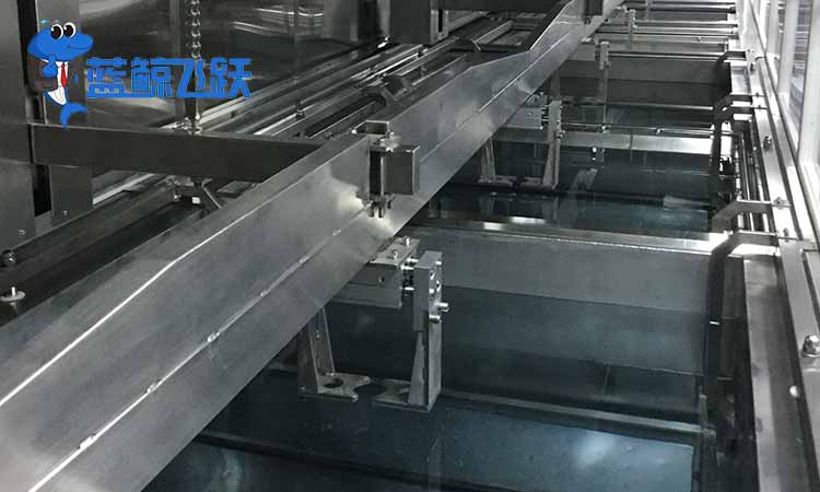 超声波清洗槽加热系统应该怎么做？