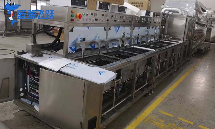 黄瓜视频看片如何清洗钛合金材料？