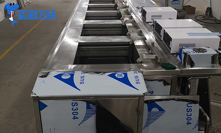 黄瓜视频看片在碳纤维材料清洗中的应用