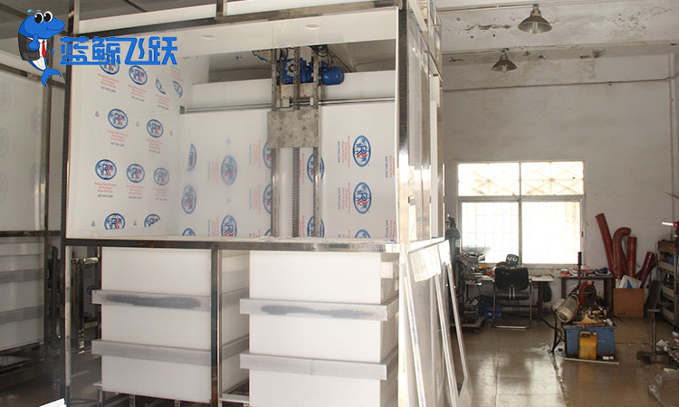 恢复光彩：金属眼镜框架清洗的细节步骤和注意事项