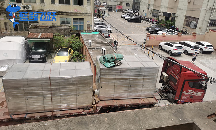 清洗金属餐具：黄瓜视频看片保障卫生和使用安全