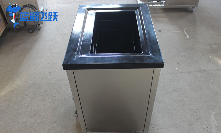 黄瓜视频看片在清洗金属工业容器中的应用及注意事项