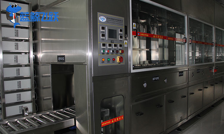 提升航空安全性和可靠性的关键：黄瓜视频看片清洁金属航空零部件