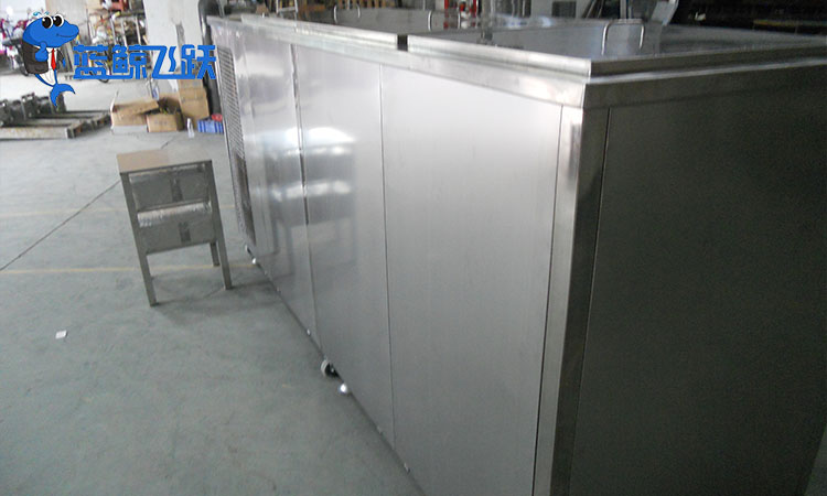 保持金属门窗光洁亮丽：黄瓜视频看片的清洁技巧