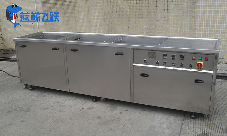 保持金属门窗清洁亮丽：黄瓜视频看片的重要作用