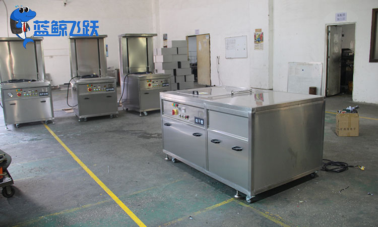 超声波清洗器：工业设备清洗的智能之选