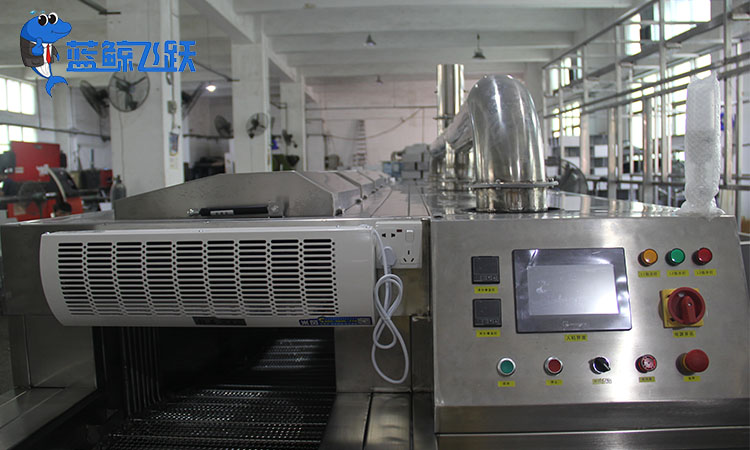 超声波清洗器引领工业清洁新时代：效率、智能、可持续发展的三重奏