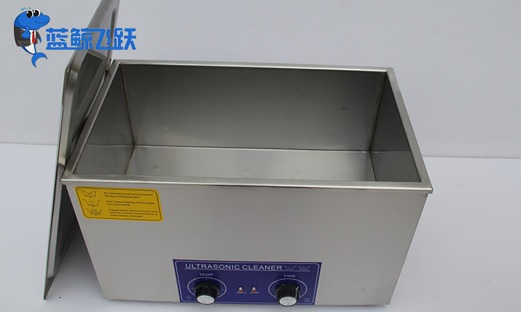 超声波清洗技术：电子零部件清洗的先进解决方案