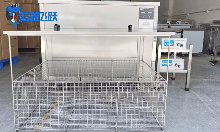 珠宝黄瓜视频看片加什么液体？有效清洁珠宝的选择与方法