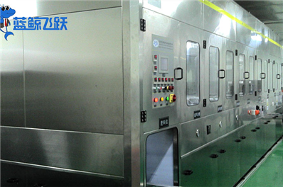 超声波清洗：保持金属灯具光亮和耐久