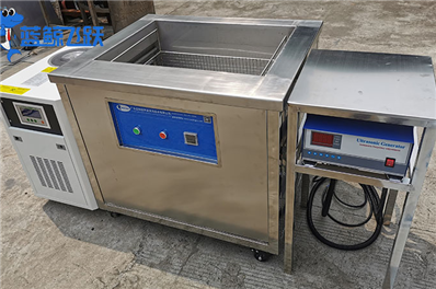 超声波清洗设备：清洗航天器件的高效方式